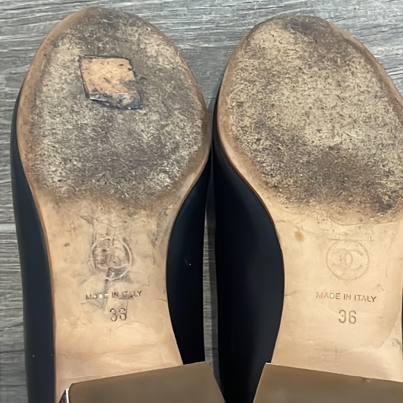 EUC🖤 CHANEL 2012 chain heel CC logo flats. Size 36IT/5.5-6US - Picture 5 of 10